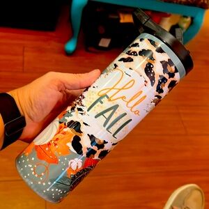 20 oz stainless steel tumbler Hello Fall comes with 2 lids.